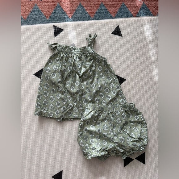 Carter’s|Baby girl Olive Green Floral matching Set,tank & shorts•••cotton & boho - Picture 1 of 6